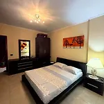 Апартаменты Spacious Family In The Centre Of