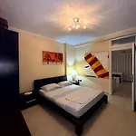 Апартаменты Spacious Family In The Centre Of