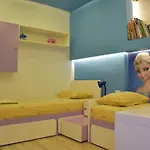 Spacious Family In The Centre Of *