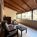 Апартаменты Spacious Family In The Centre Of *