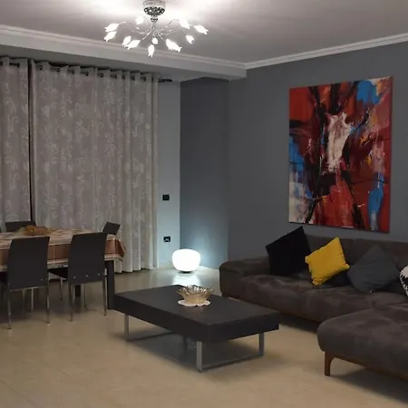 Spacious Family In The Centre Of 公寓 *