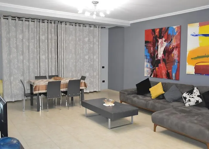 Spacious Family In The Centre Of Apartment
