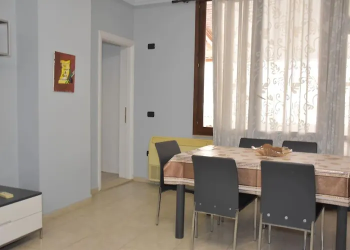 Spacious Family In The Centre Of 公寓 地拉那