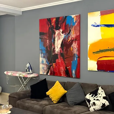 Spacious Family In The Centre Of דירה